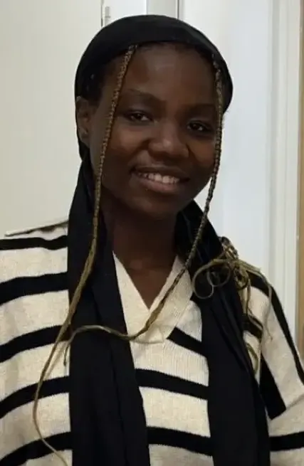 Iloinen Akosua - kuva